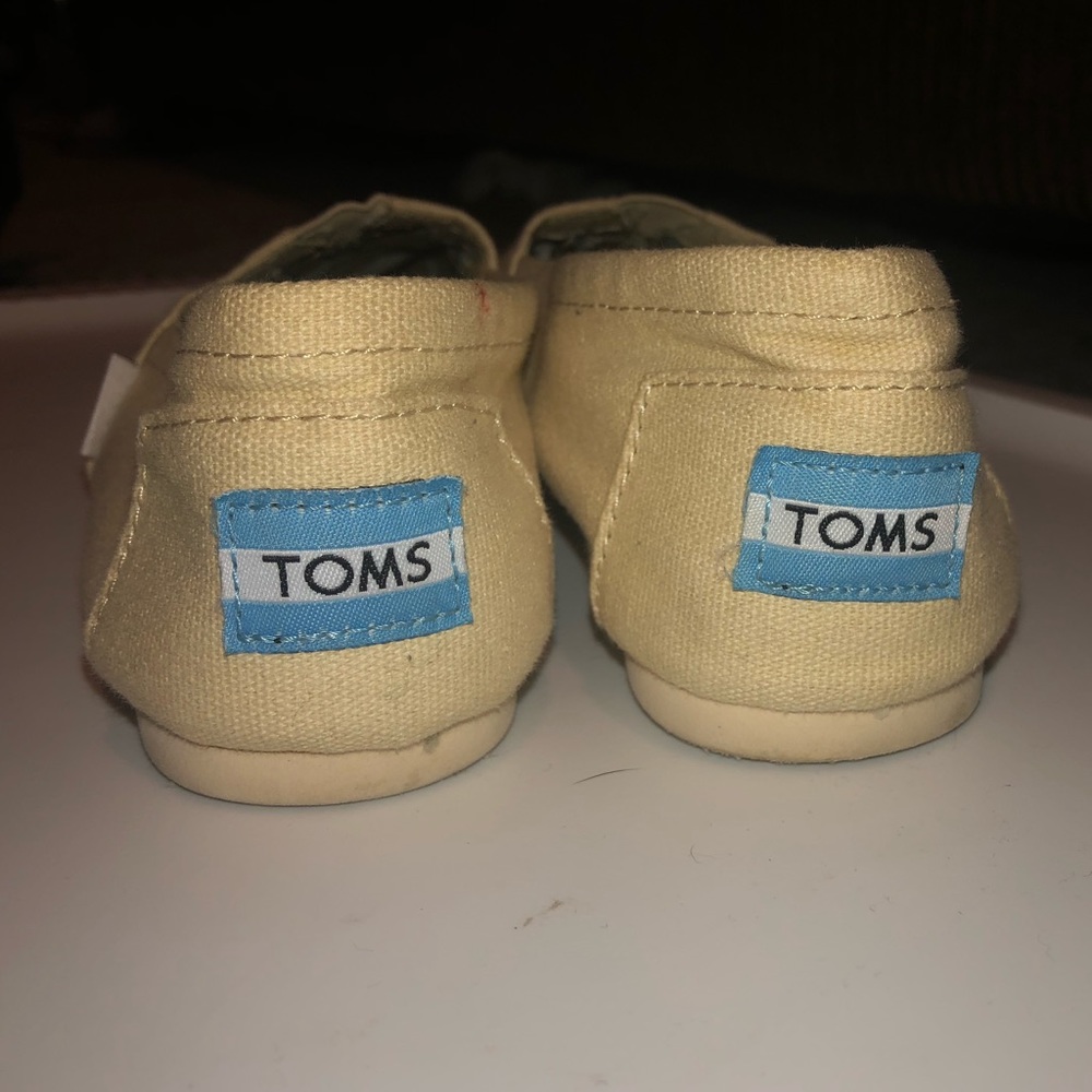 Yellow TOMS